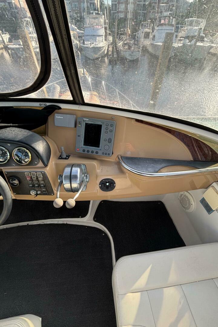 2001 Carver 396 Aft Cabin MY - Image 30