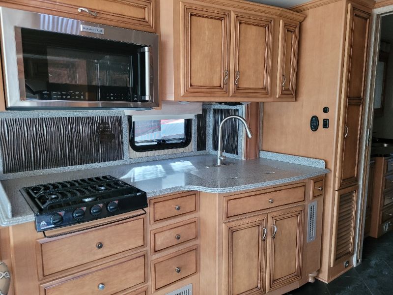 2015 Newmar Ventana LE 3849 - Image 10