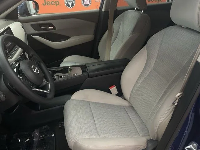 2023 Nissan Rogue Utility 4D SV 2WD - Image 13