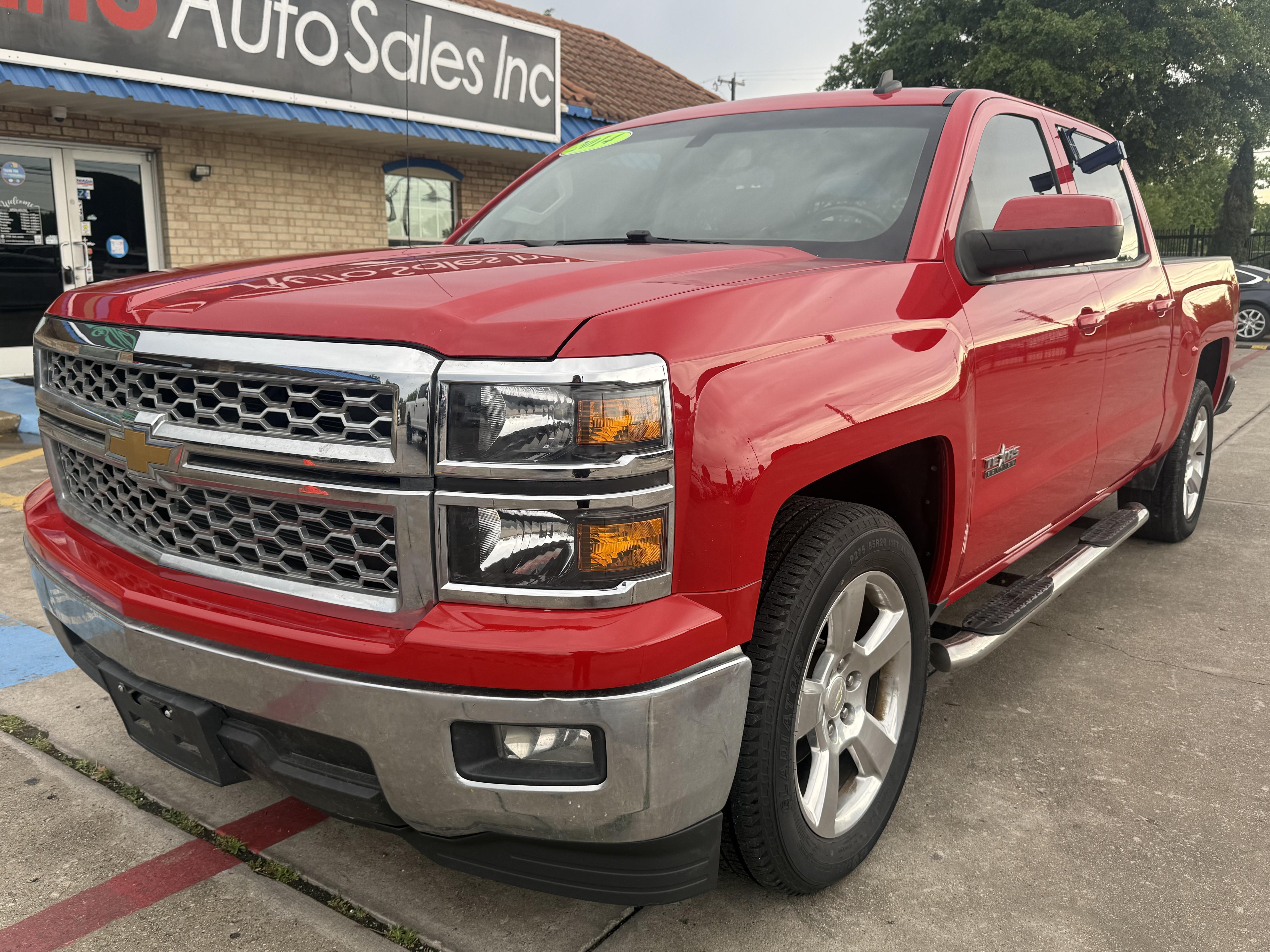 2014 Chevrolet Silverado 1500-V8 Crew Cab LT 2WD - Image 1