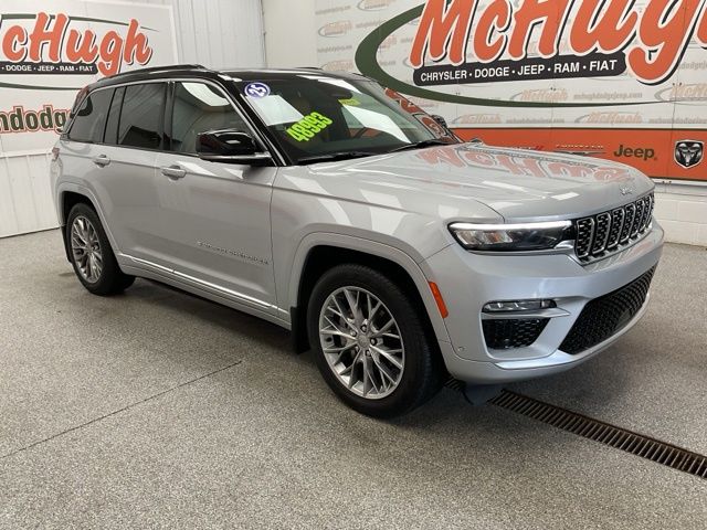 2025 Jeep Grand-Cherokee-L Laredo Altitude 4x4 - Image 3