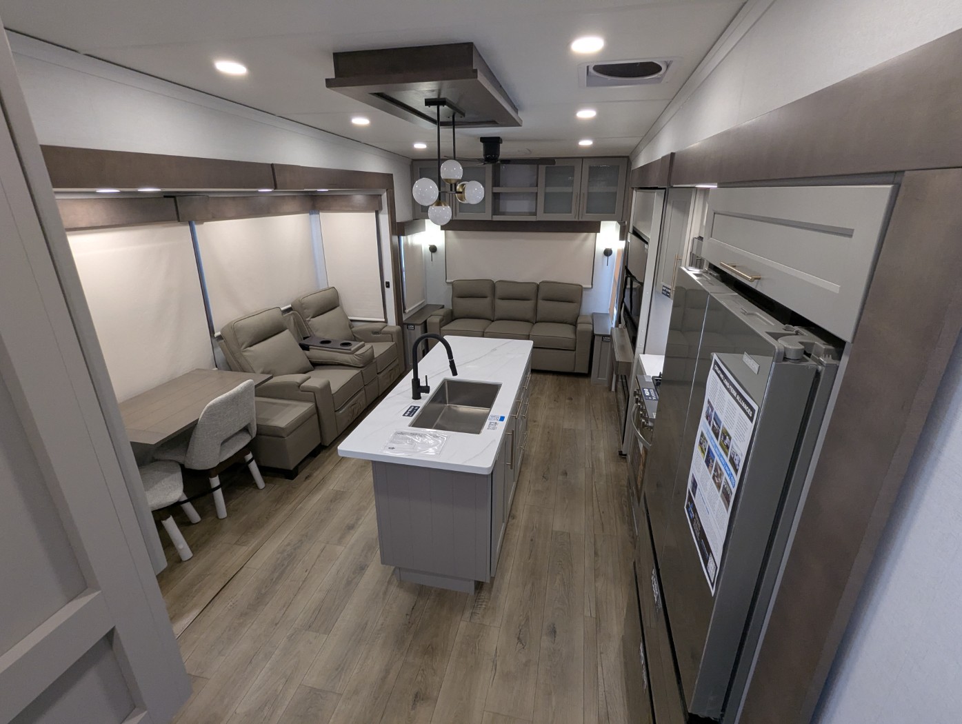 2026 Alliance RV Paradigm 340RL - Image 22