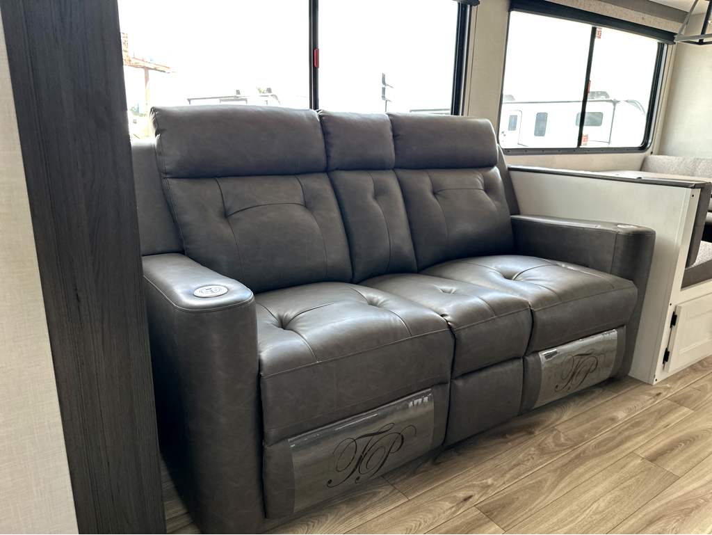 2027 VENTURE RV SIENNA 311VDB - Image 11