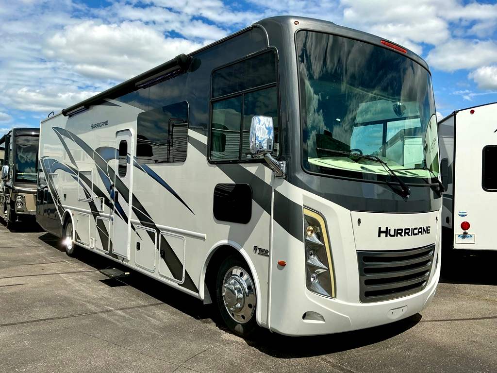 2023 THOR MOTOR COACH 34J - Image 1