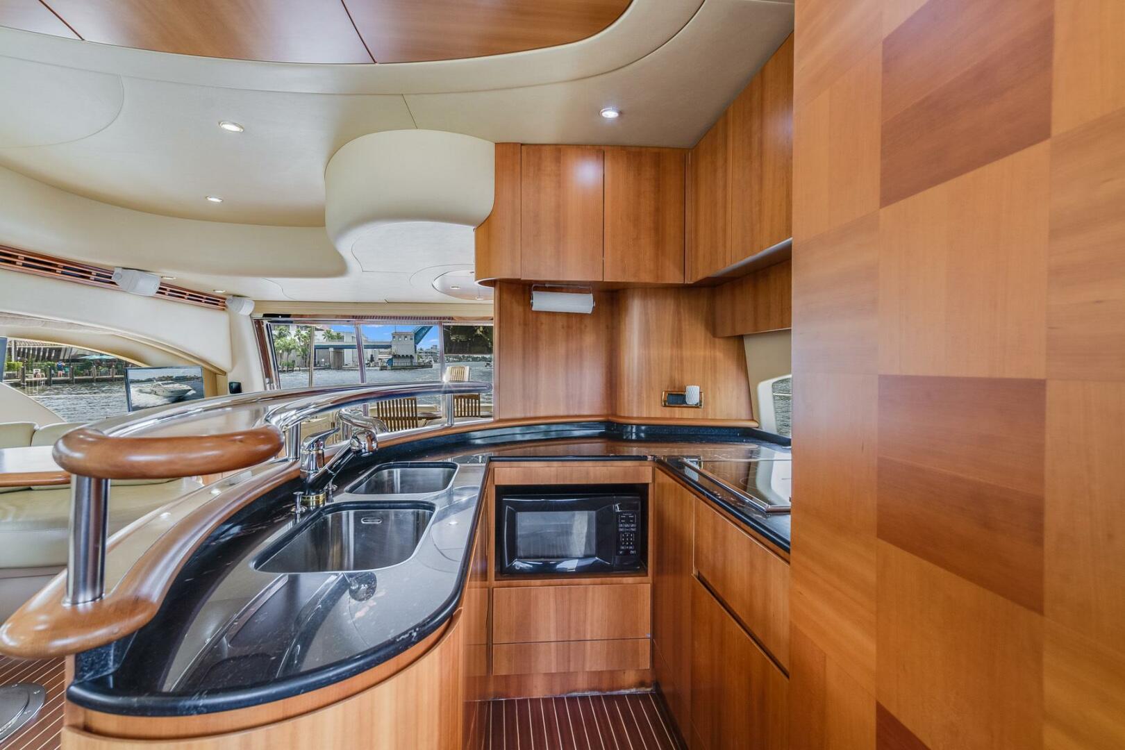 2009 Azimut 62E - Image 27