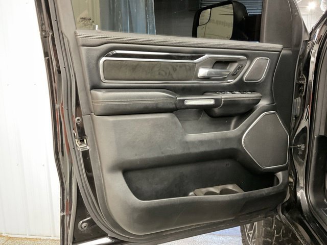 2019 Ram 1500 Pickup-V8 Crew Cab Laramie 4WD - Image 12