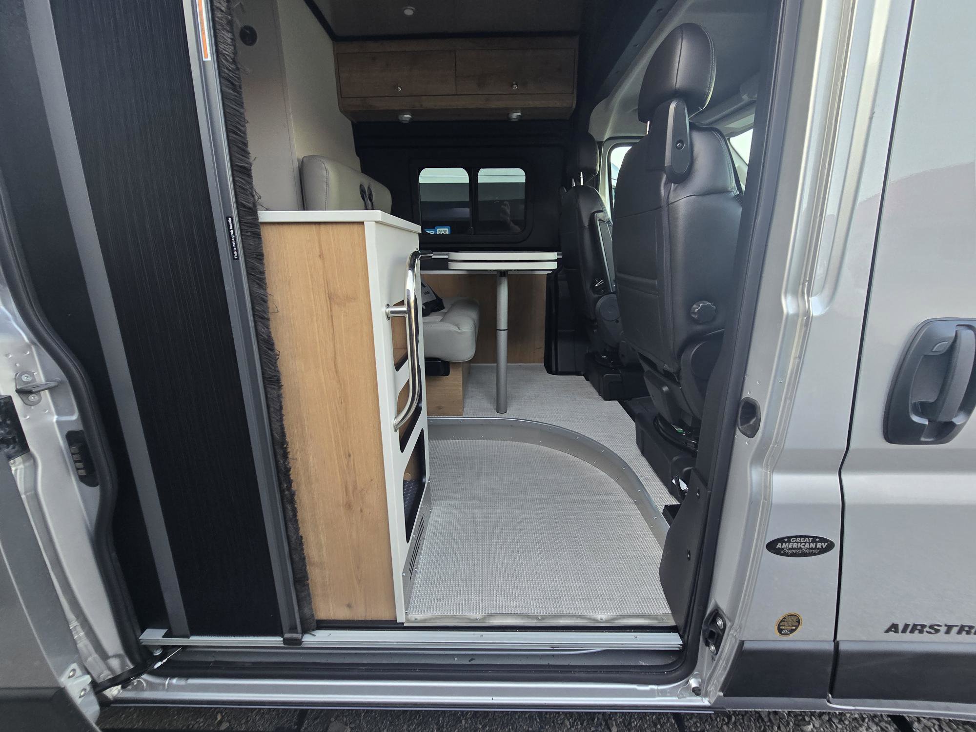 2026 AIRSTREAM RANGELINE - Image 8