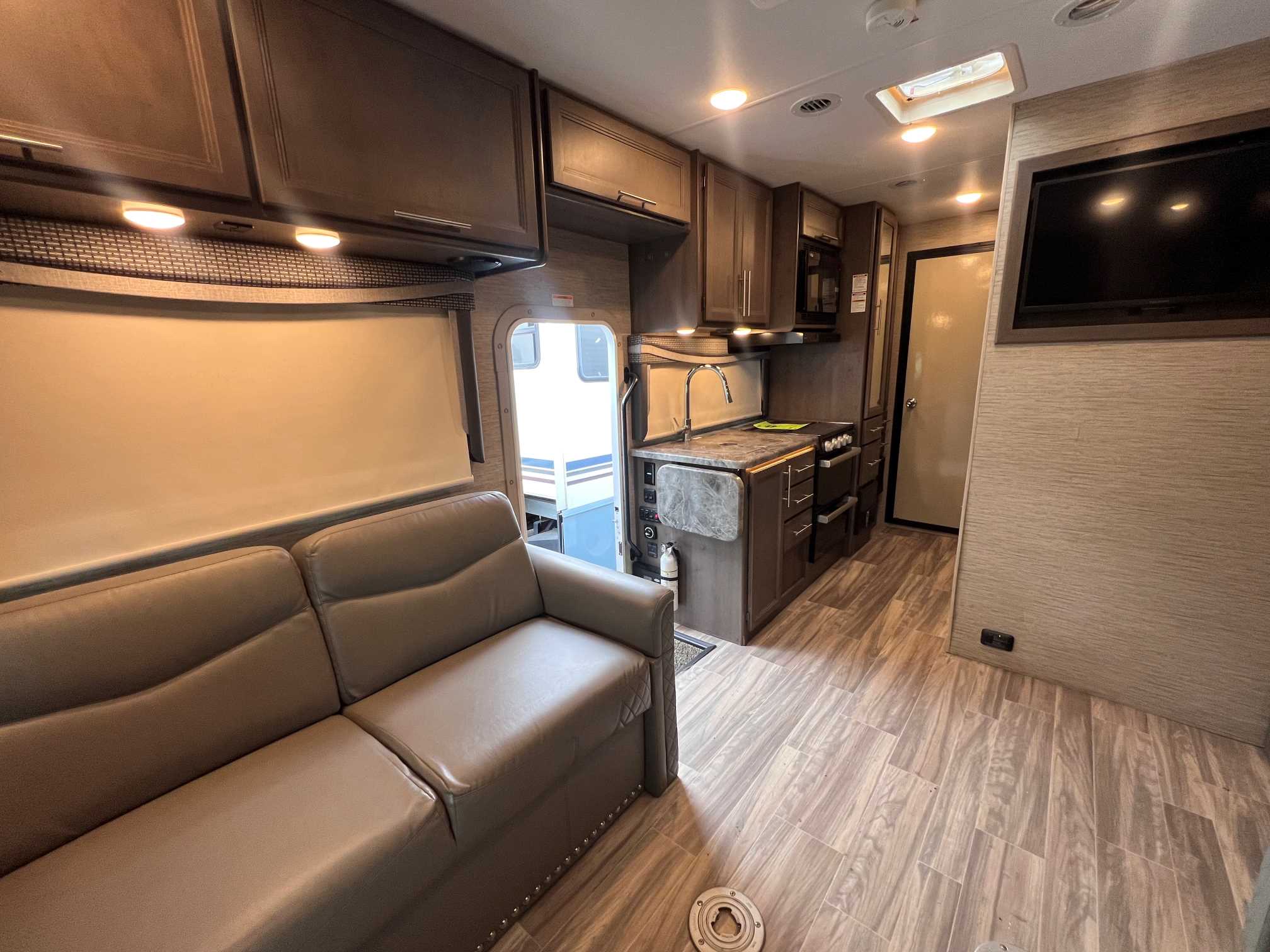 2023 Thor Motor Coach Outlaw 29J - Image 10
