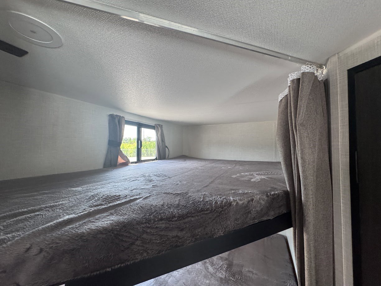 2026 VENTURE RV STRATUS 211VBH - Image 22