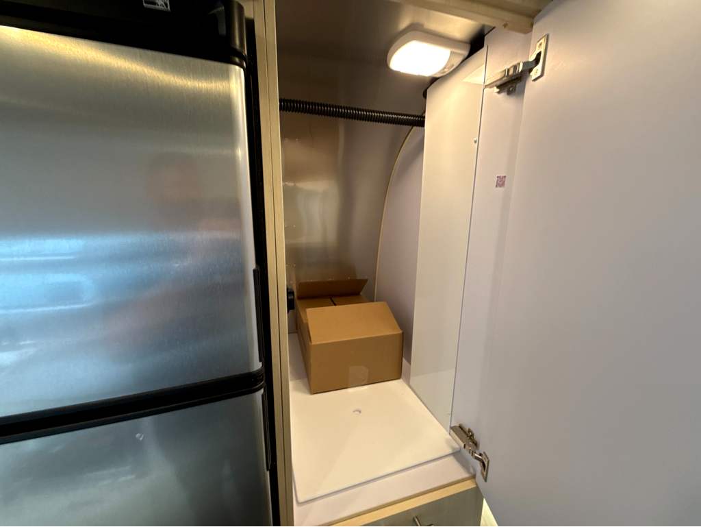 2026 AIRSTREAM FLYING CLOUD 30FBBQ - Image 24