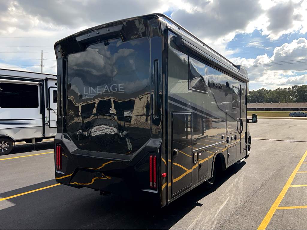 2026 Grand Design Lineage Series M 25TK - Image 4