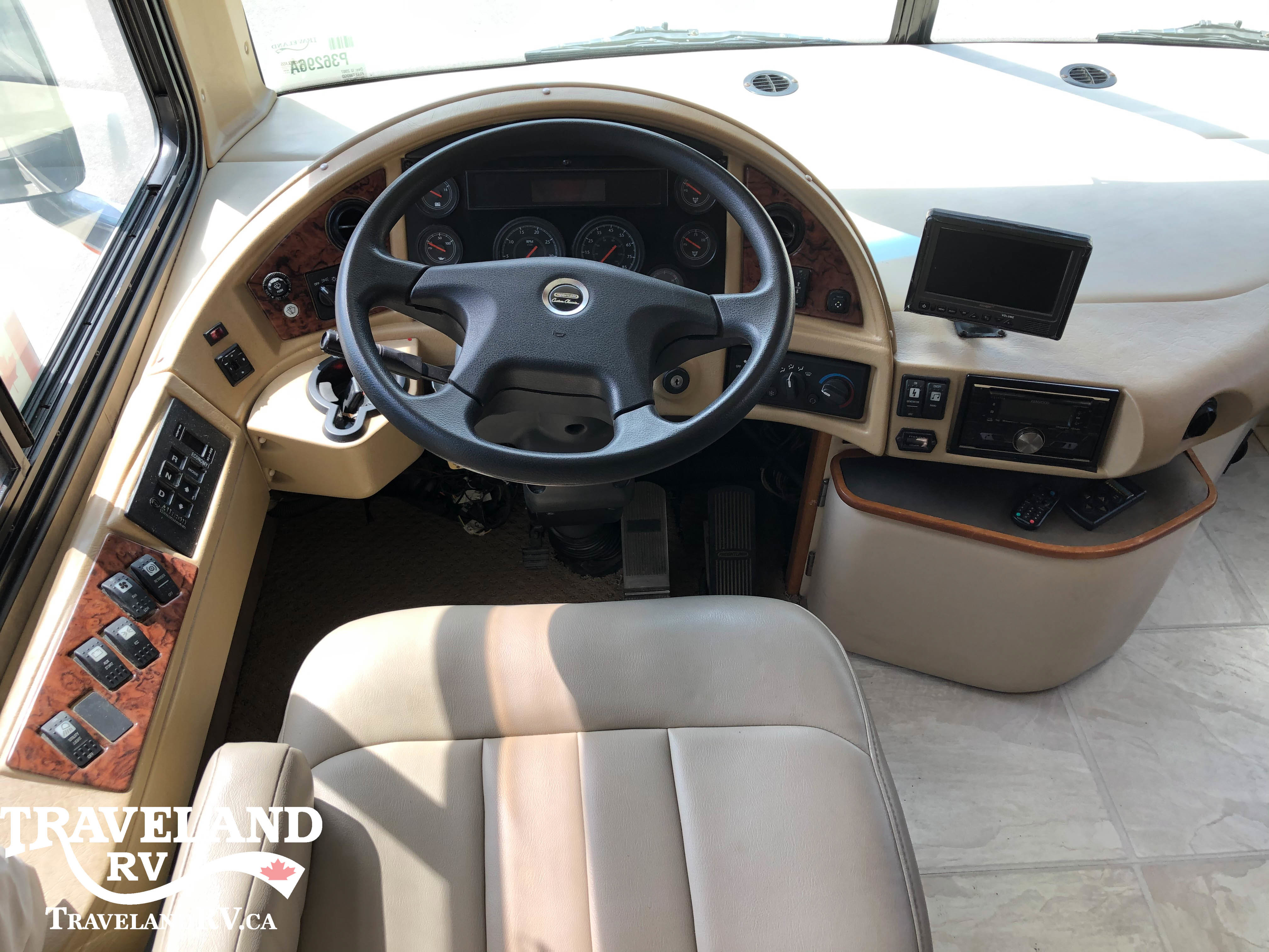 2007 Fleetwood Discovery 40X - Image 16