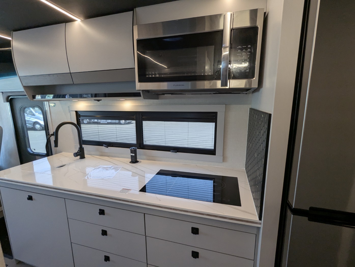 2026 Coachmen Euro 25TB - Image 23
