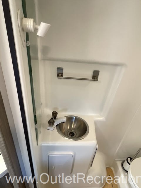 2019 Winnebago Travato 59G - Image 24