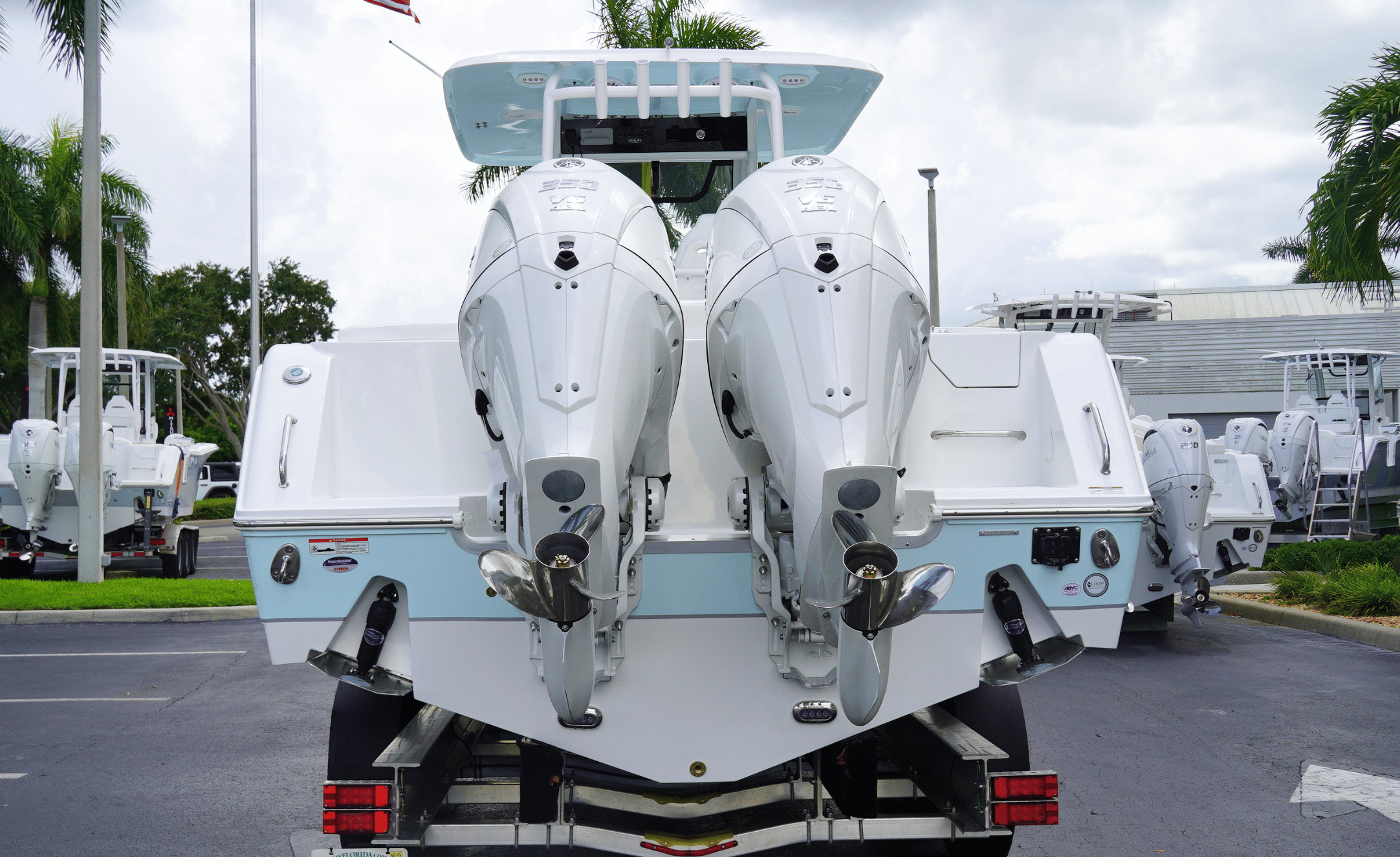 2027 SEA HUNT ULTRA 305SE - Image 14