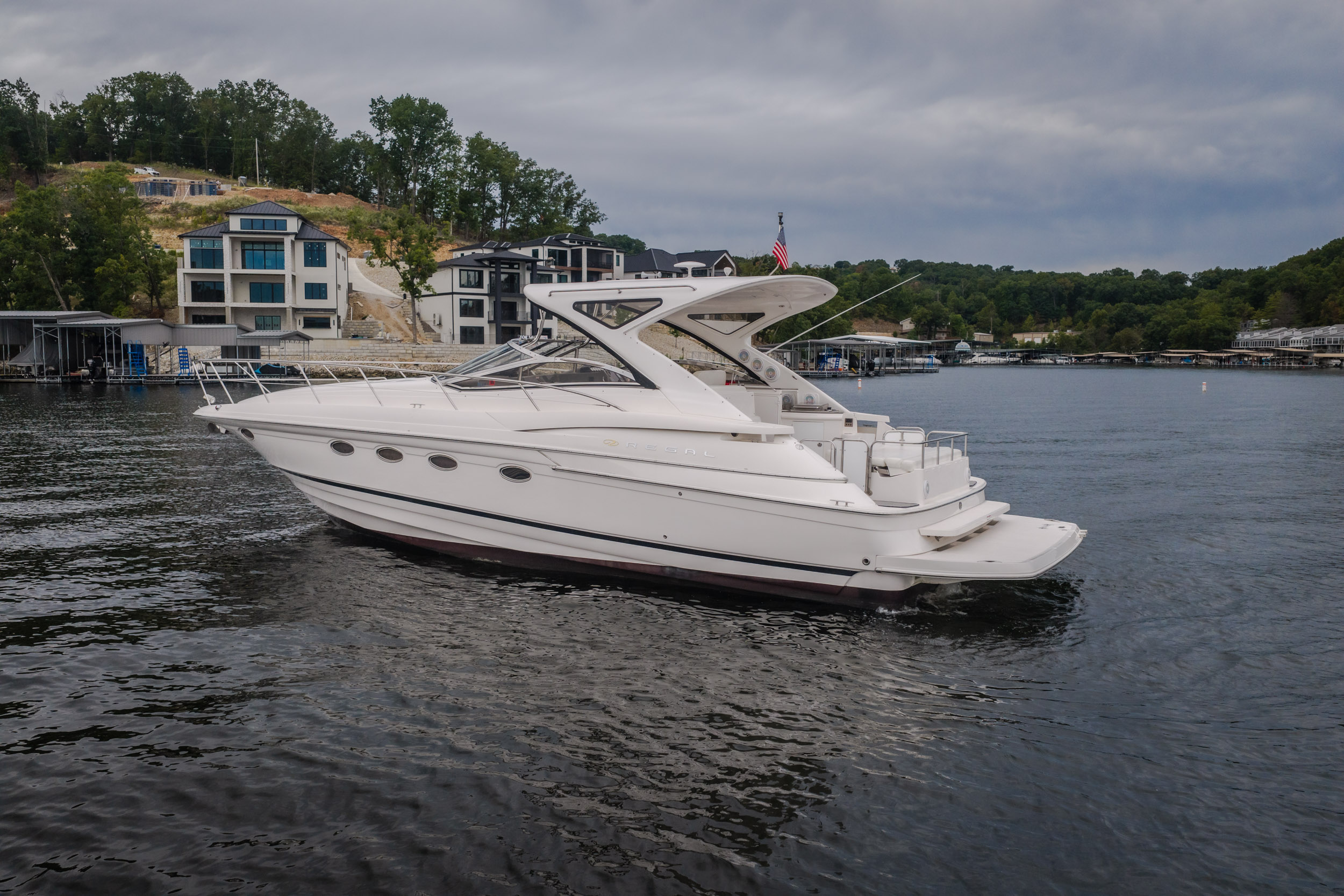 2009 Regal 4460 Express Cruiser - Image 65