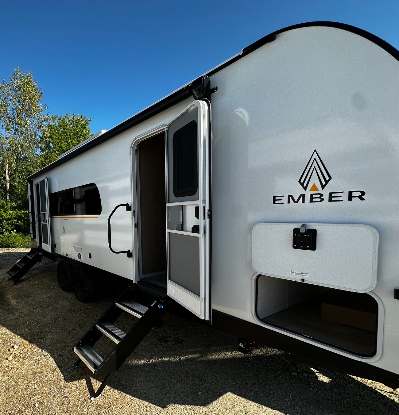2027 Ember RV E-Series 24RLD - Image 7
