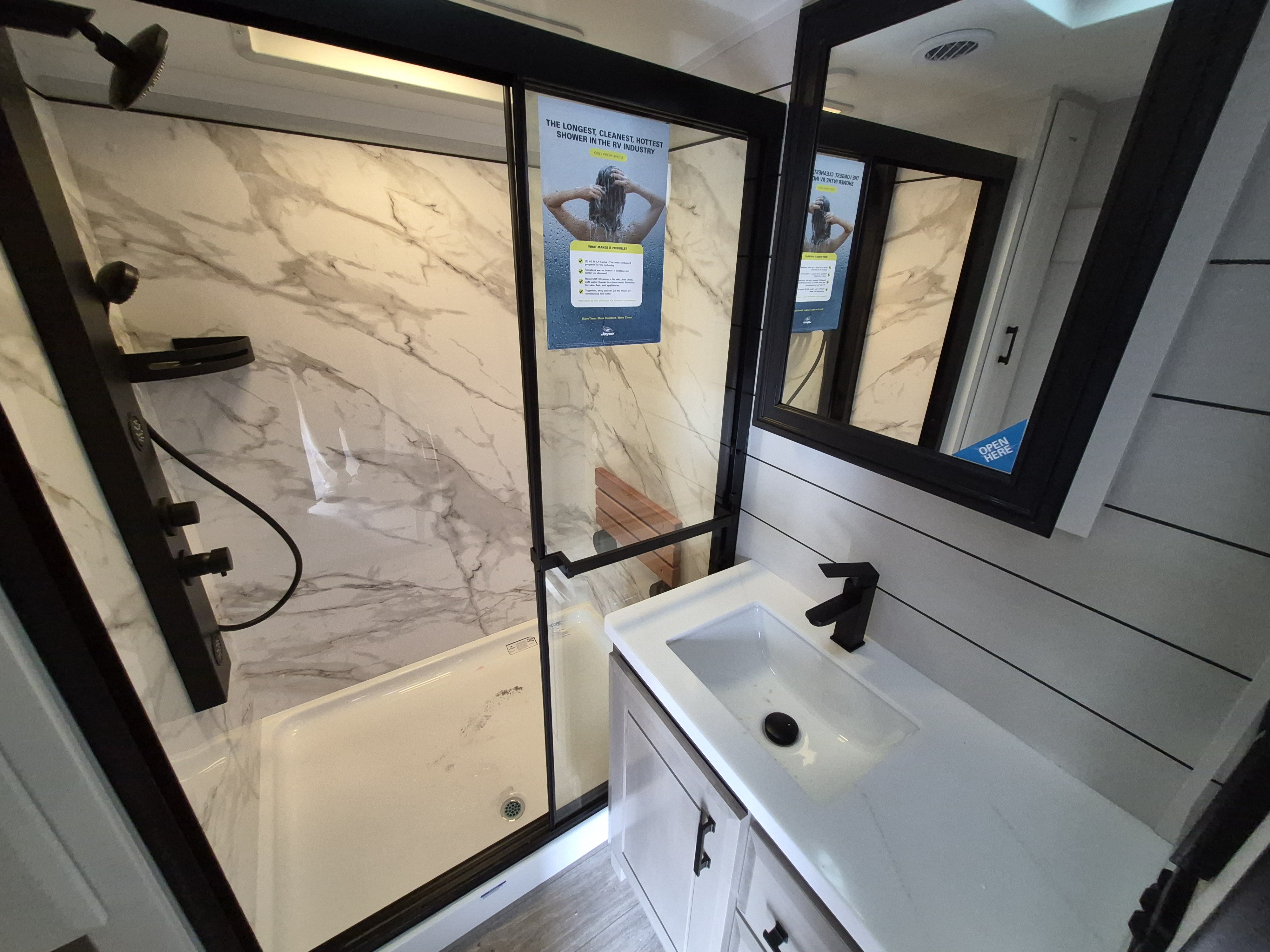2027 JAYCO PINNACLE 32RLTS - Image 25