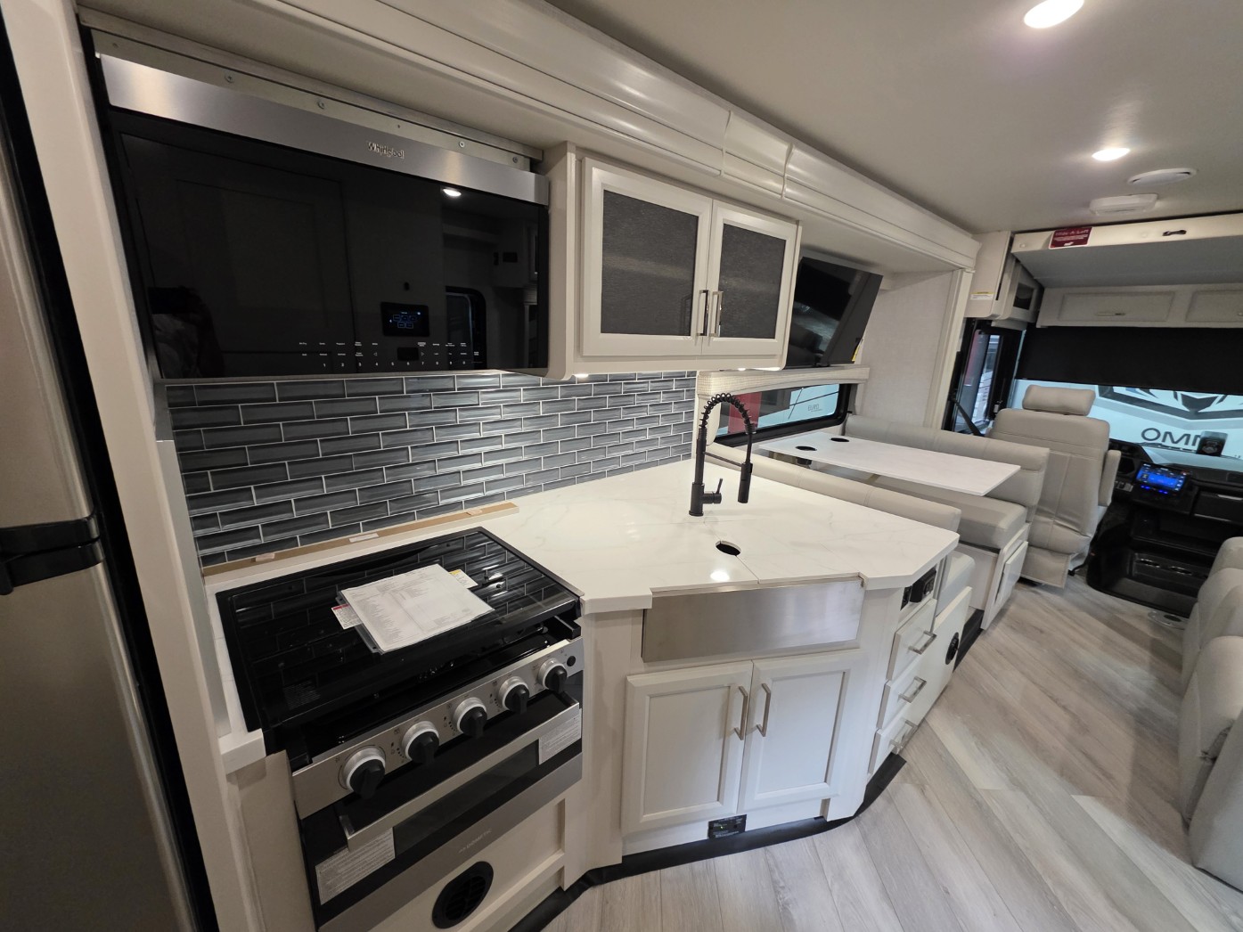2026 Holiday Rambler Invicta 33HB - Image 17