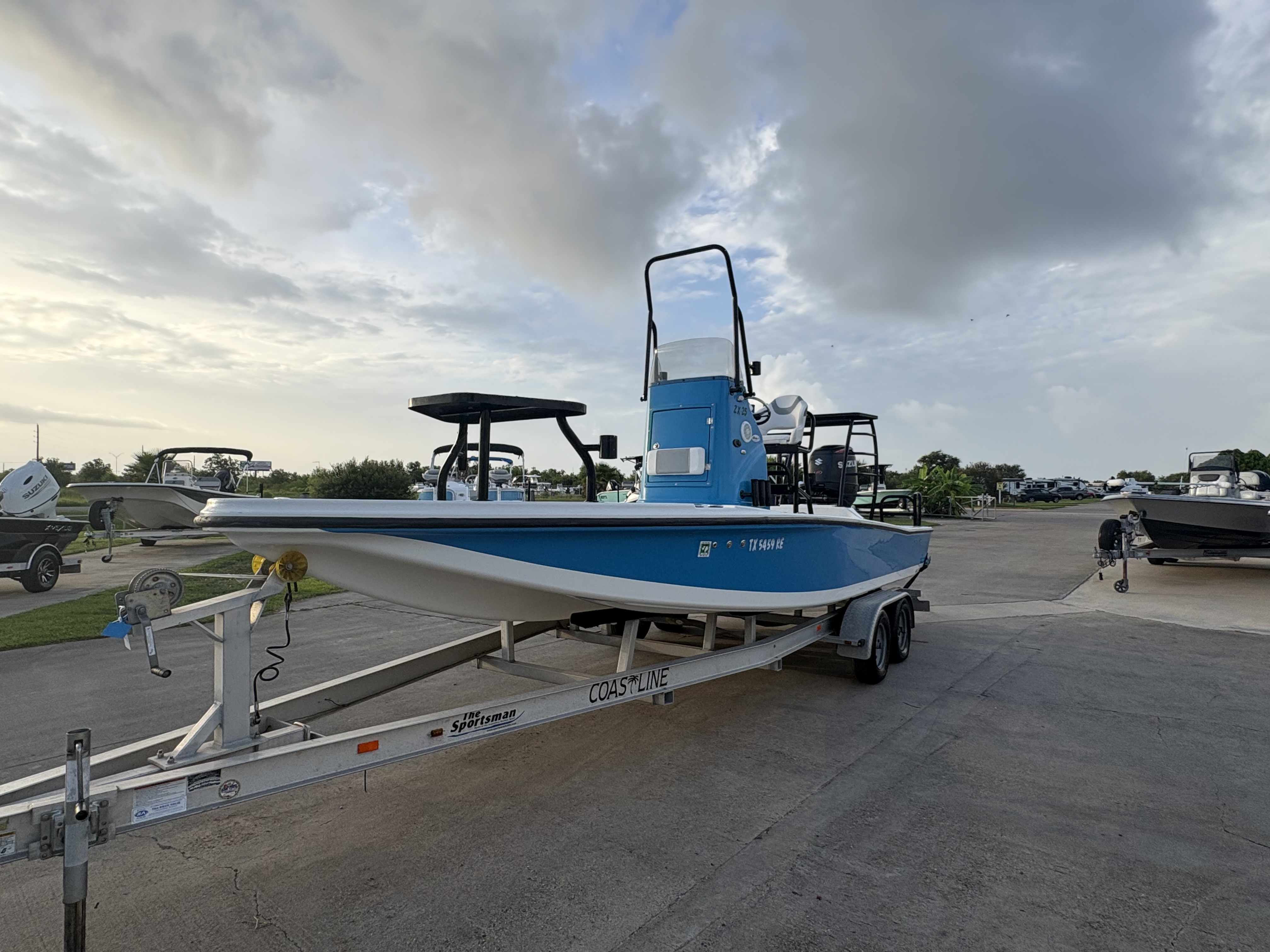 2019 TIBURON 2019 ZX25 - Image 2