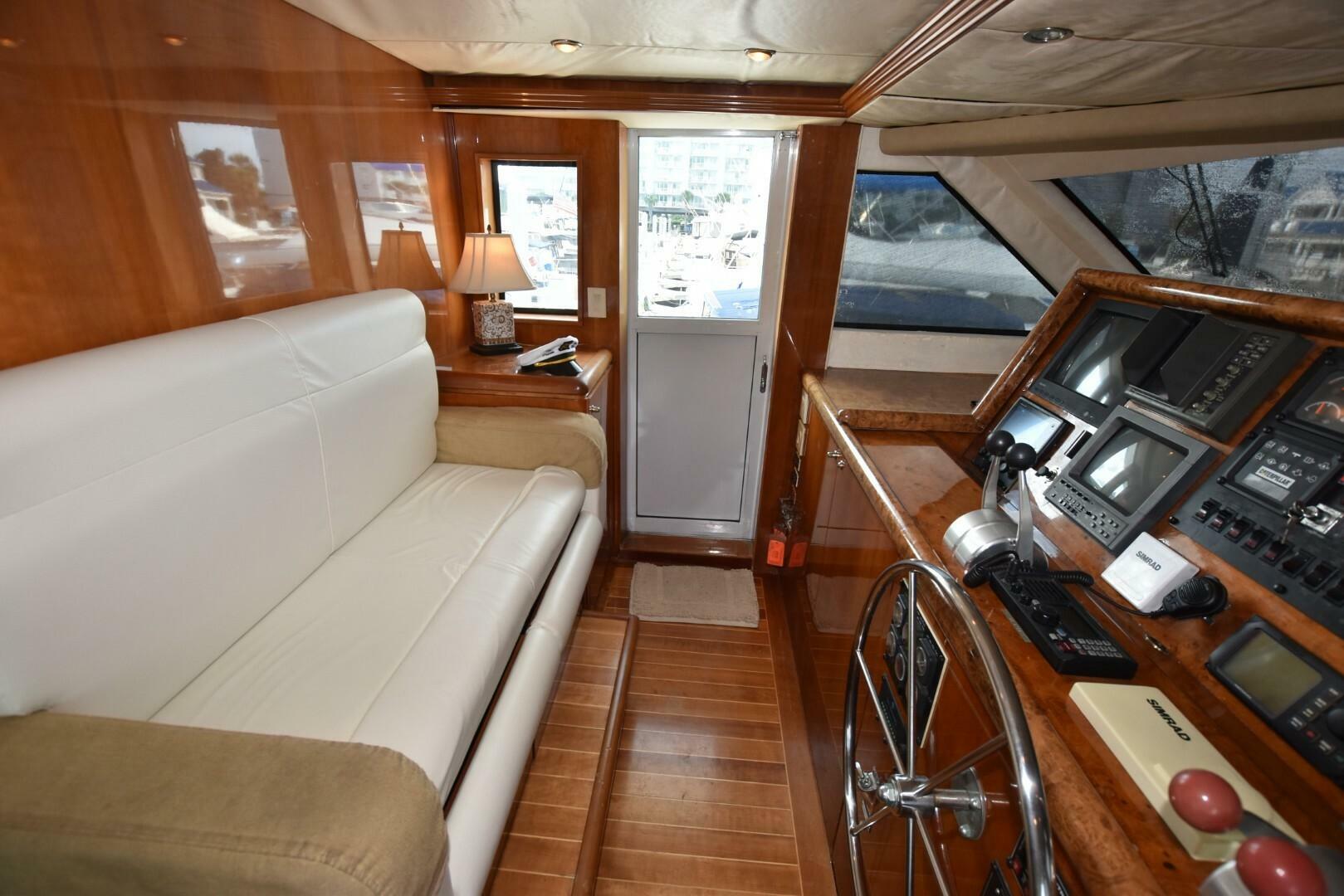 1998 Hatteras 74 Sportdeck - Image 24