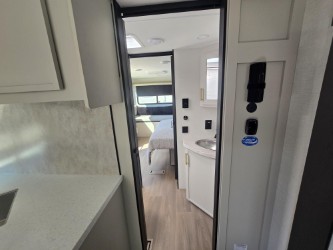 2027 VENTURE RV STRATUS 282VFD - Image 15
