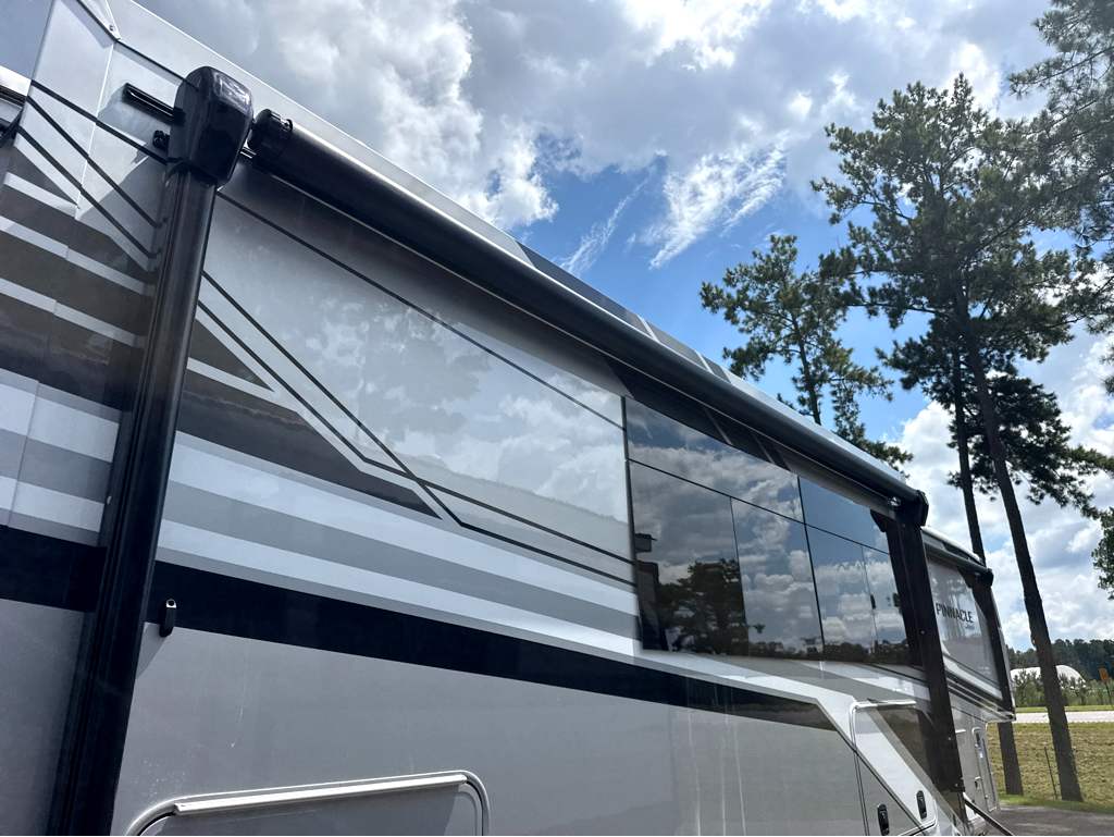 2027 JAYCO PINNACLE 38FBRK - Image 5