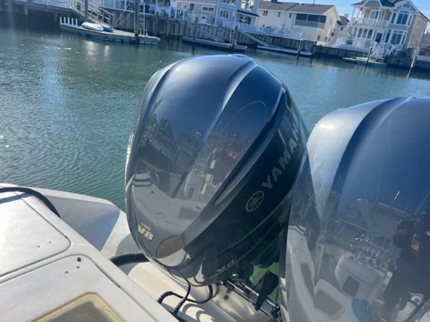 2008 Spectre 34 Center Console - Image 16