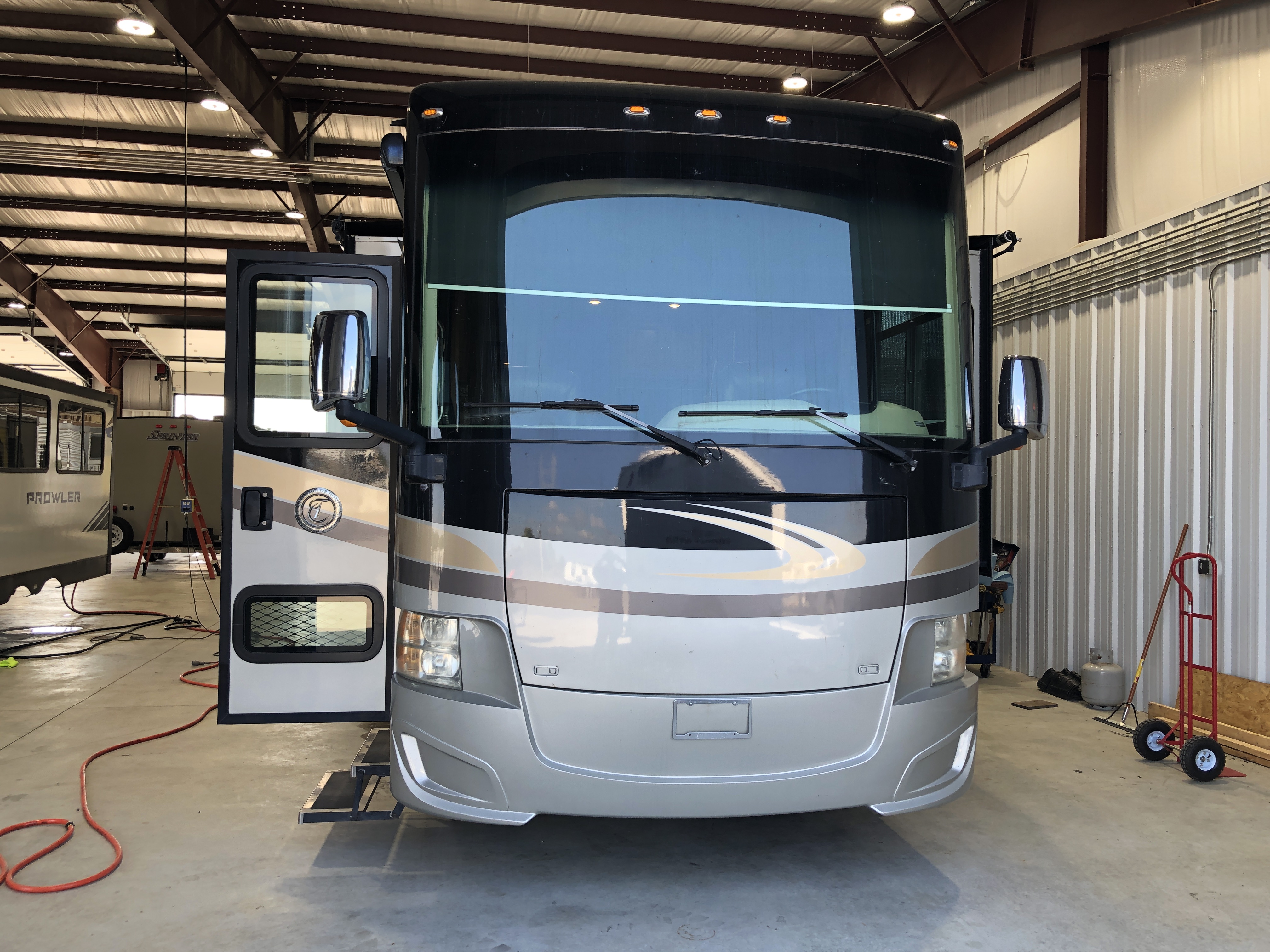 2017 Tiffin Allegro Red 38 QRA - Image 9