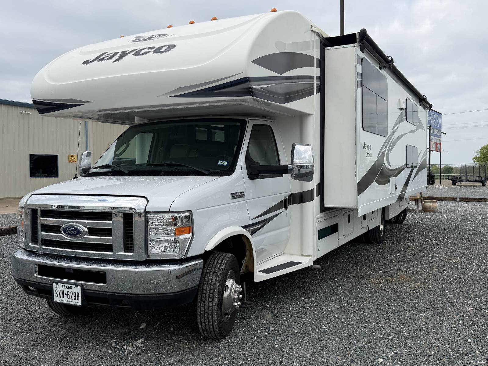 2019 Jayco Greyhawk 31F - Image 3