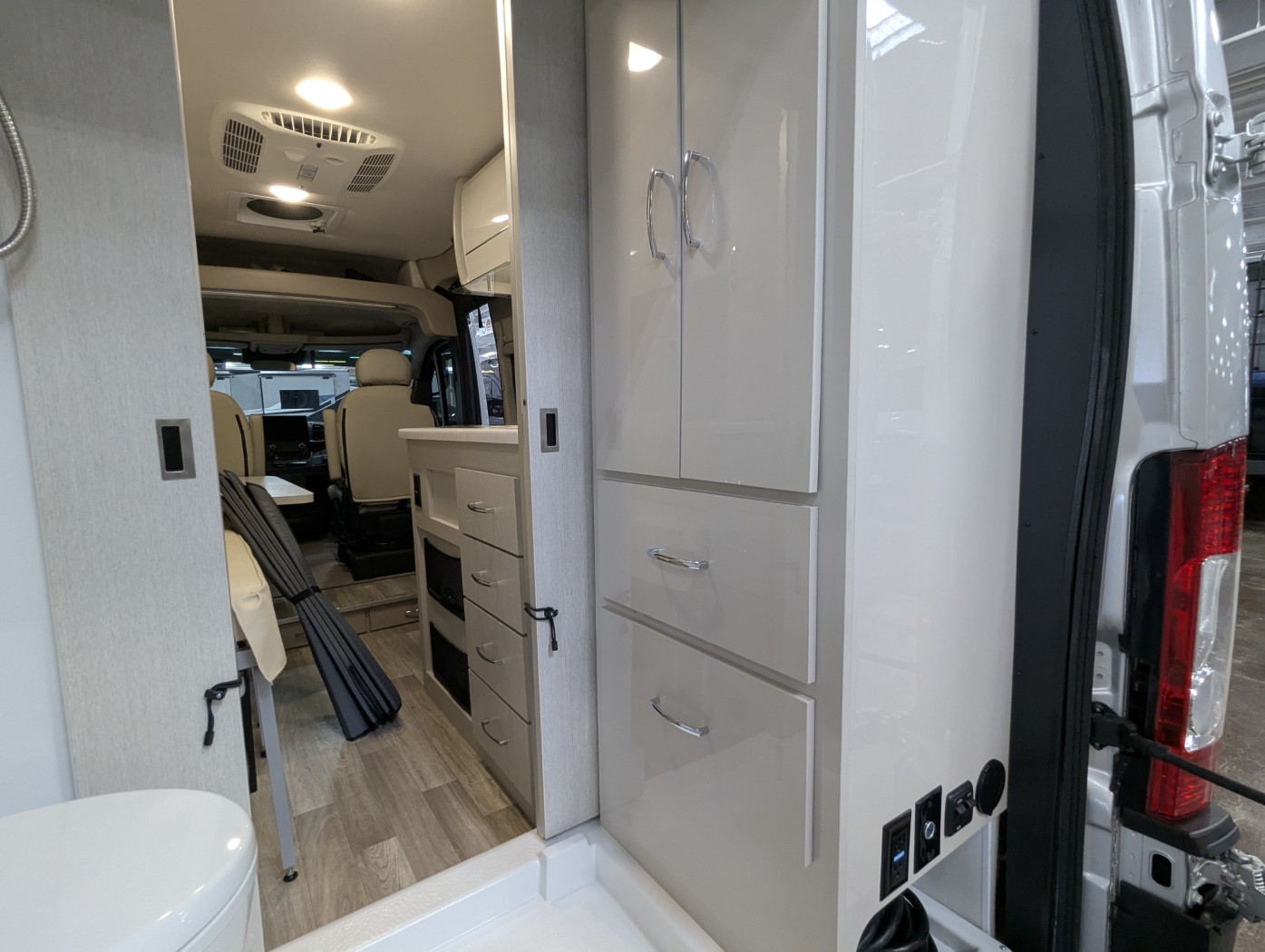 2024 Thor Motor Coach Rize 18M - Image 19