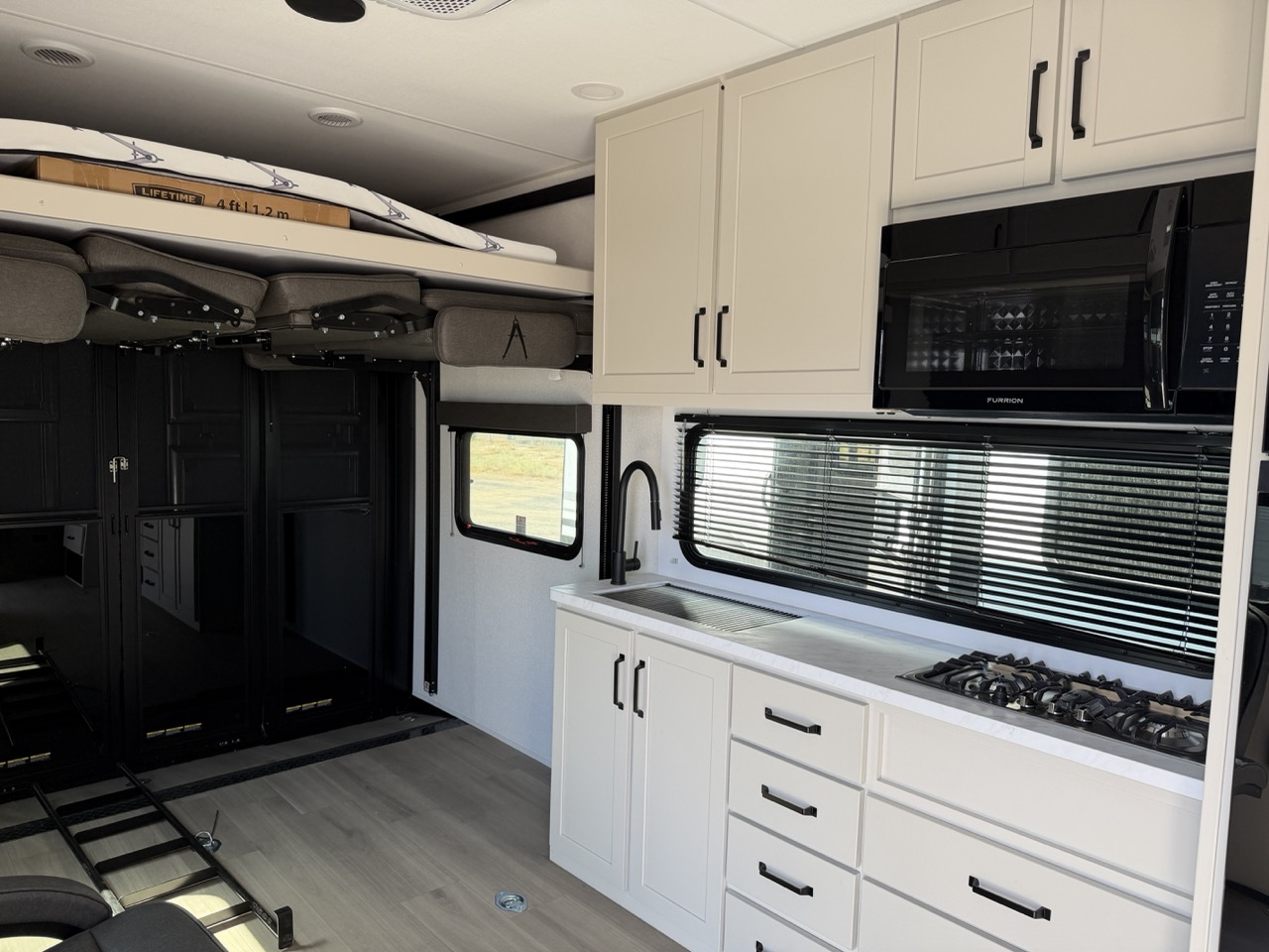 2026 Grand Design Momentum G-Class 21G - Image 4