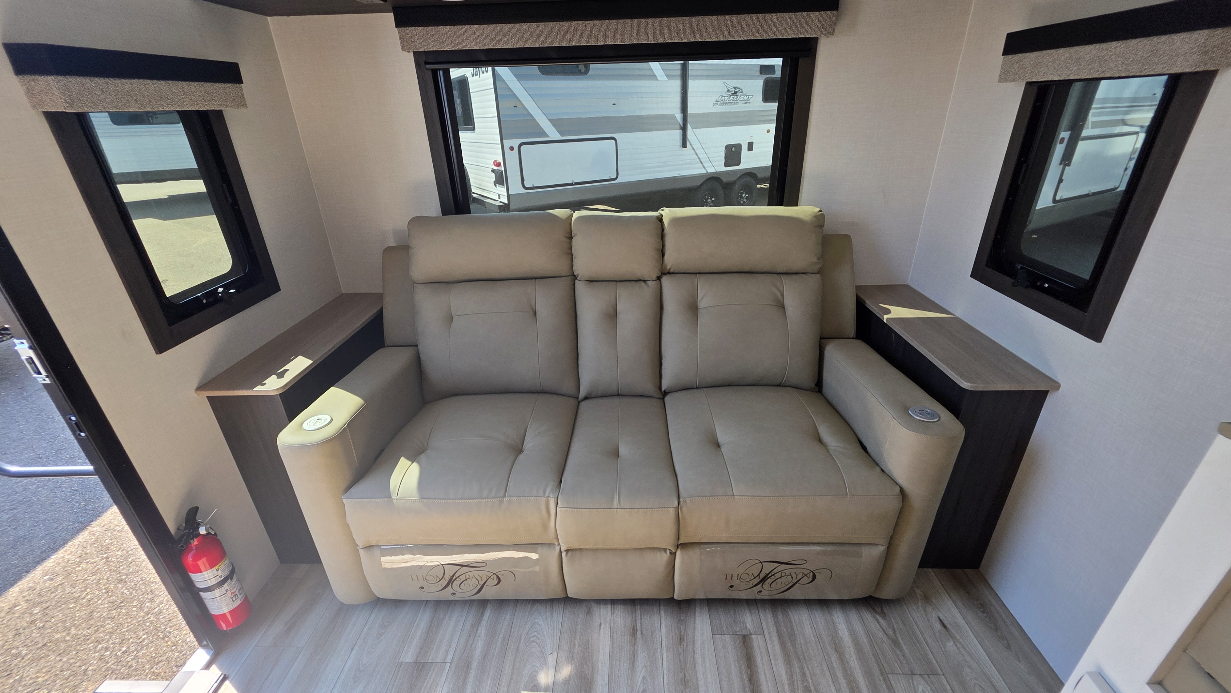 2027 VENTURE RV SPORTTREK STINGER 232VRL - Image 19