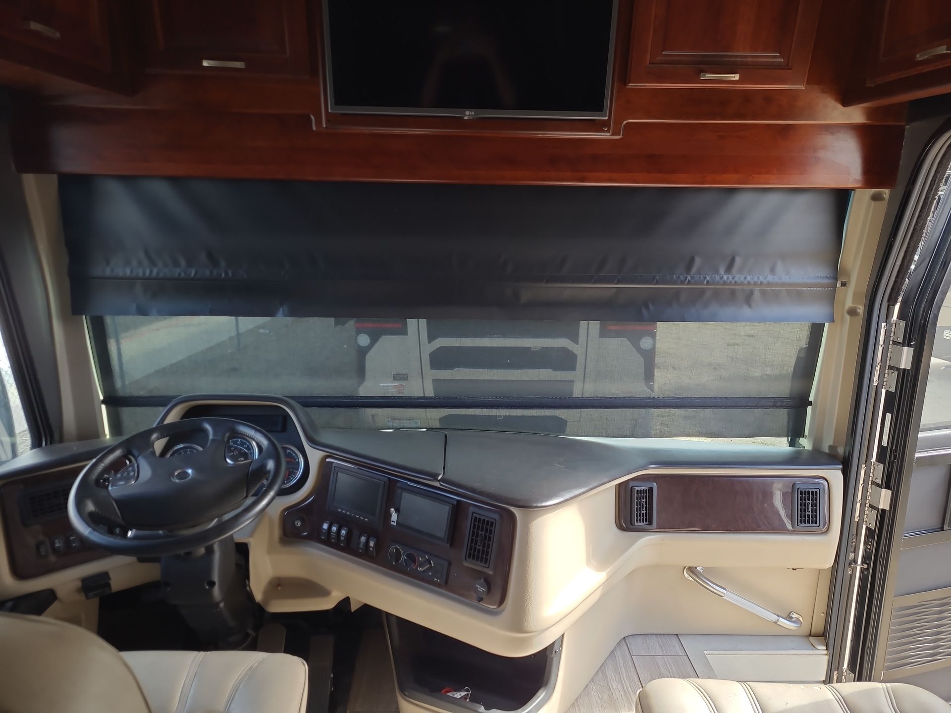 2017 Holiday Rambler Endeavor XE 38K - Image 14