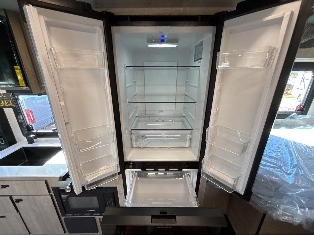 2026 Grand Design Lineage Series M 25TK - Image 17
