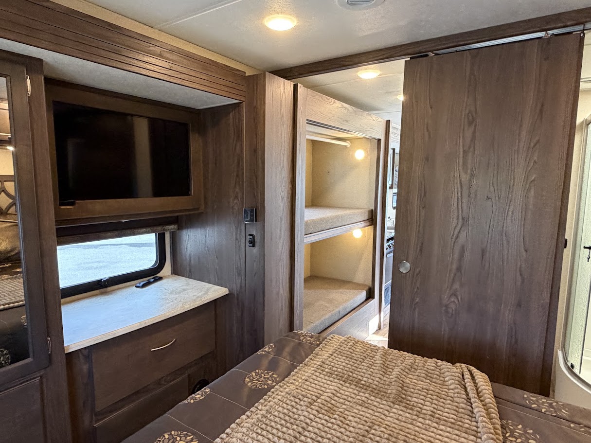 2019 COACHMEN PURSUIT 31BH - Image 45