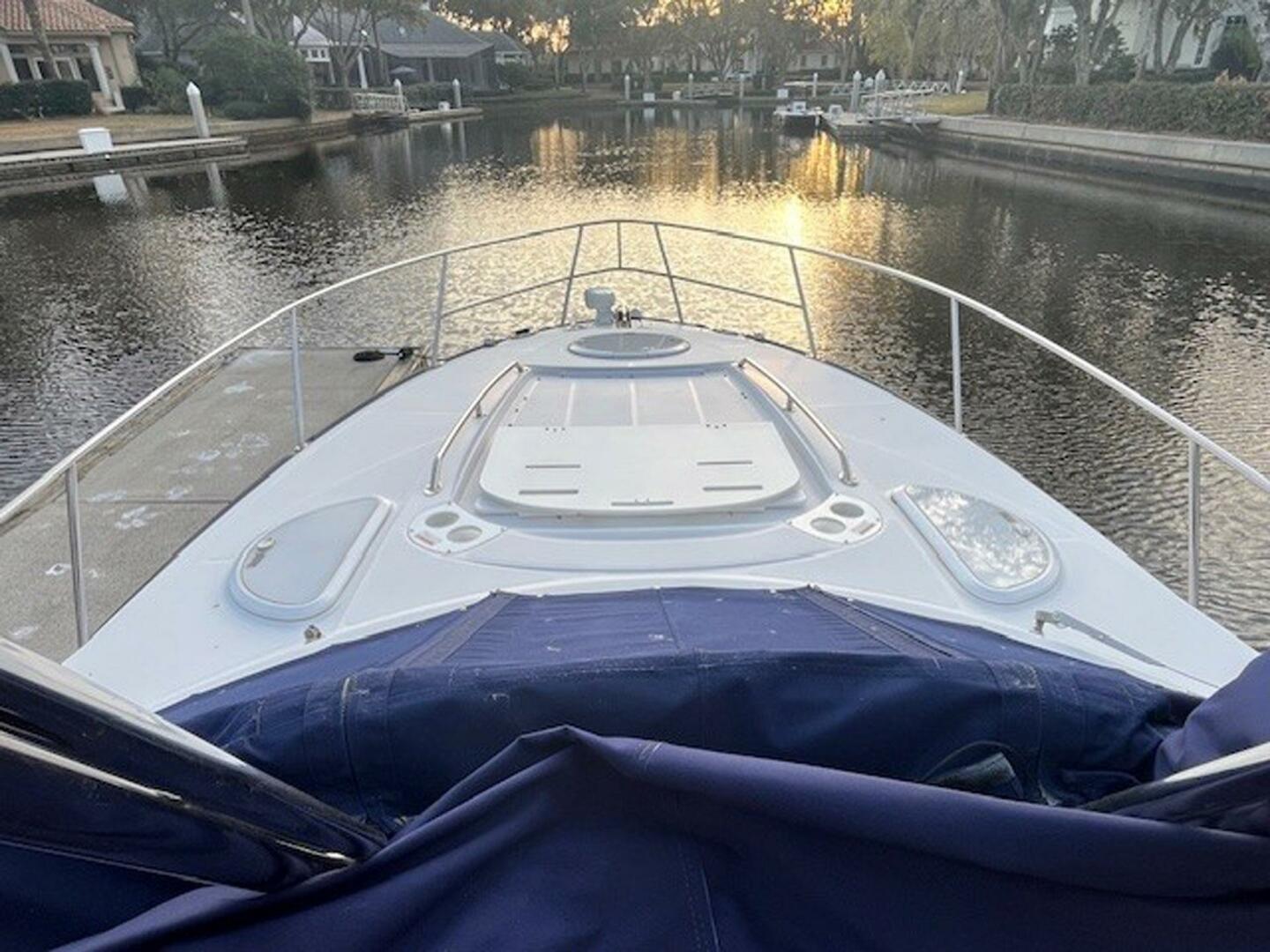 2018 Monterey 335 Sport Yacht - Image 12