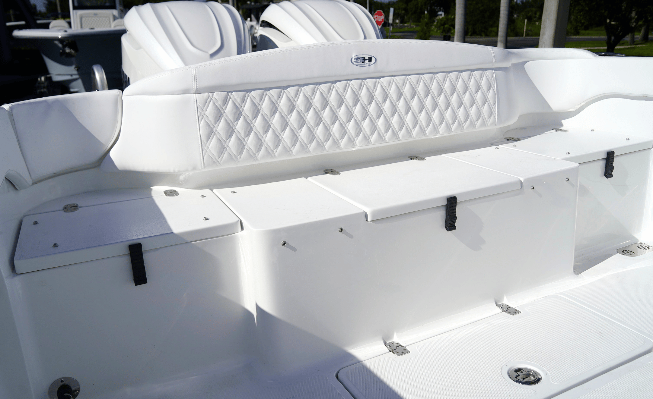 2027 SEA HUNT ULTRA 305SE - Image 27