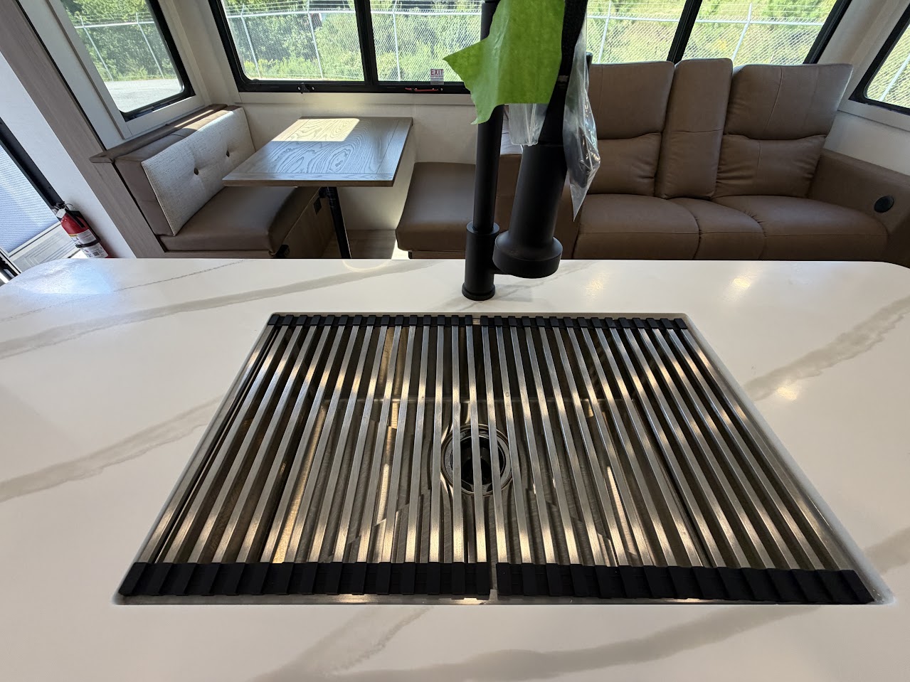 2027 VENTURE RV SPORTTREK 343VIB - Image 33