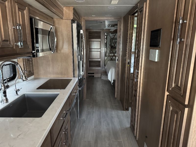 2025 Entegra Coach Anthem 37K - Image 9