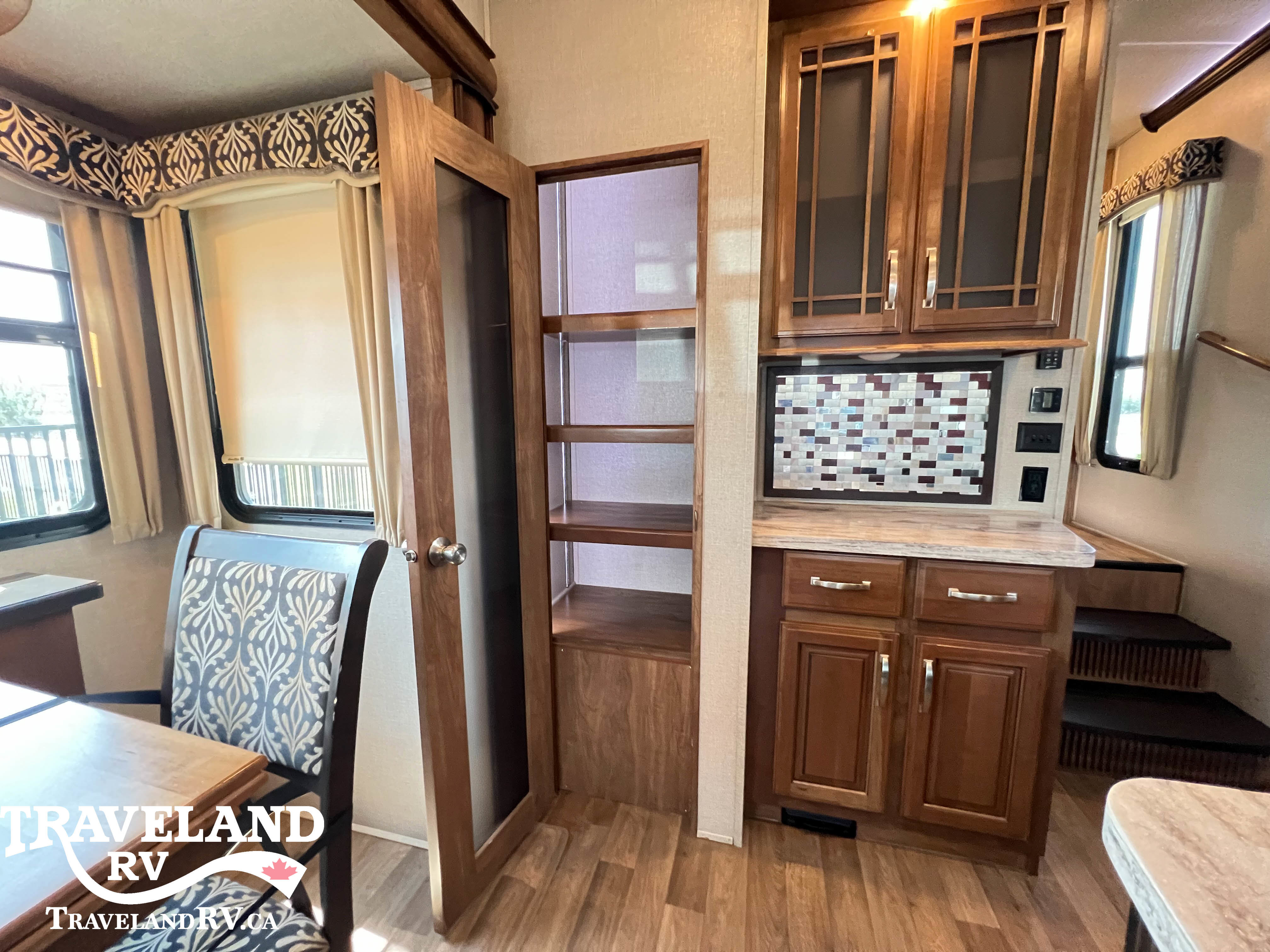 2018 KEYSTONE MONTANA 3160RL LEGACY EDITION - Image 26
