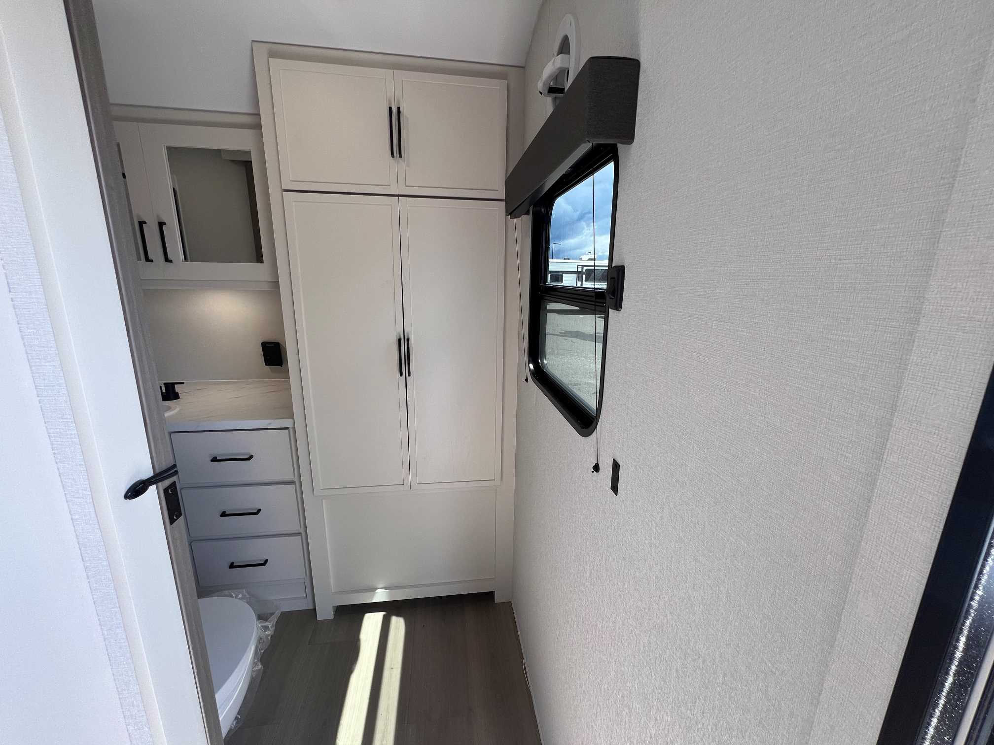 2027 Grand Design Momentum MAV 17MAV - Image 15