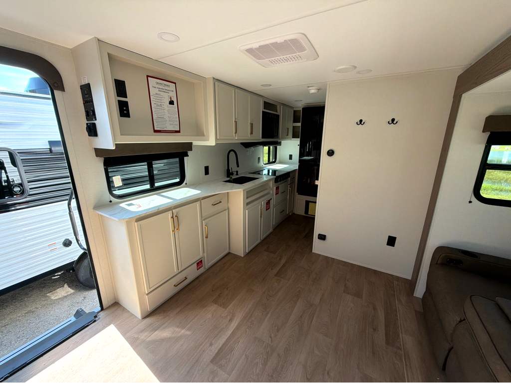 2027 GRAND DESIGN TRANSCEND 20MKX - Image 16