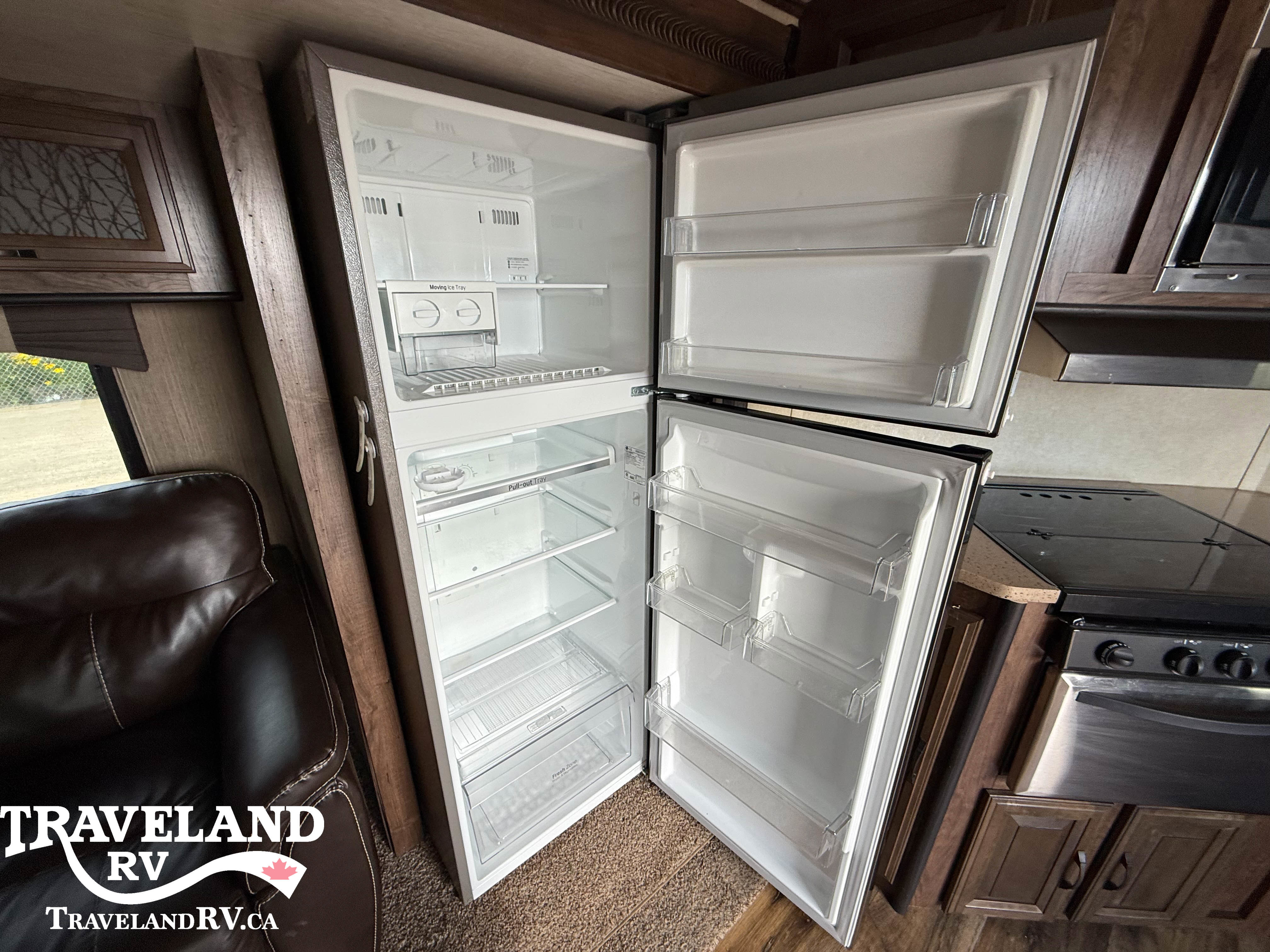 2017 Cruiser RV Radiance Touring R-24VSD - Image 10