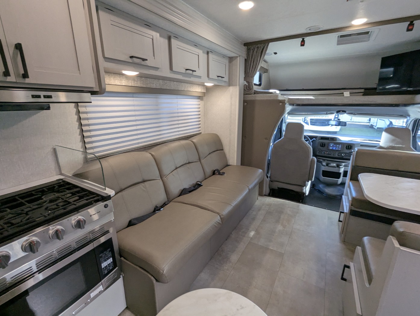 2025 Coachmen Leprechaun 260QB - Ford E-450 - Image 28