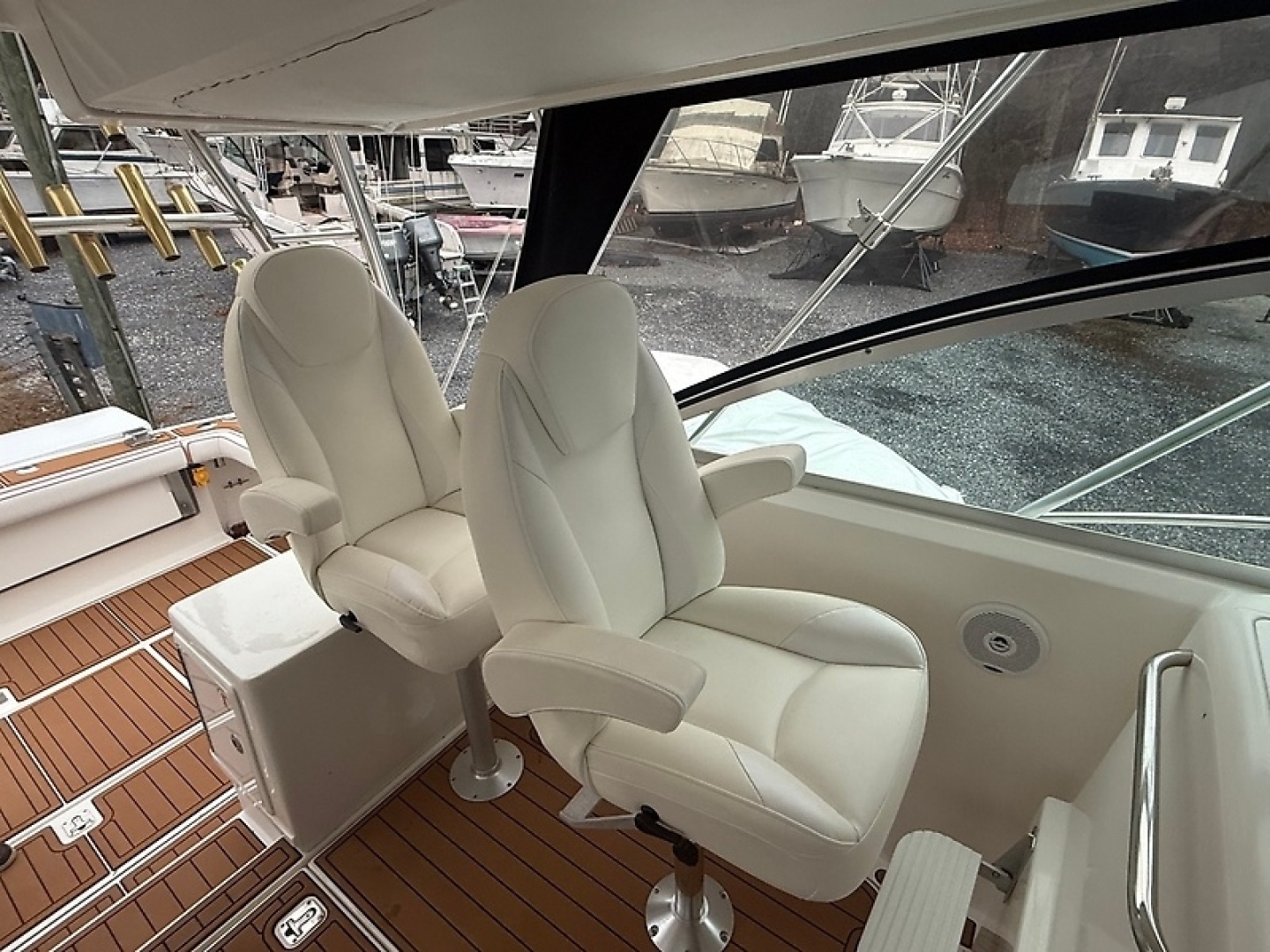 2003 Pursuit - Image 25