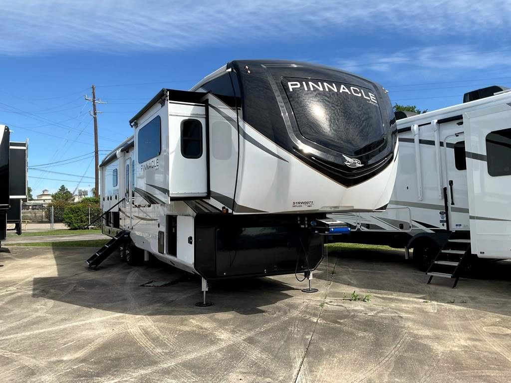 2025 JAYCO PINNACLE 38 FLGS - Image 3