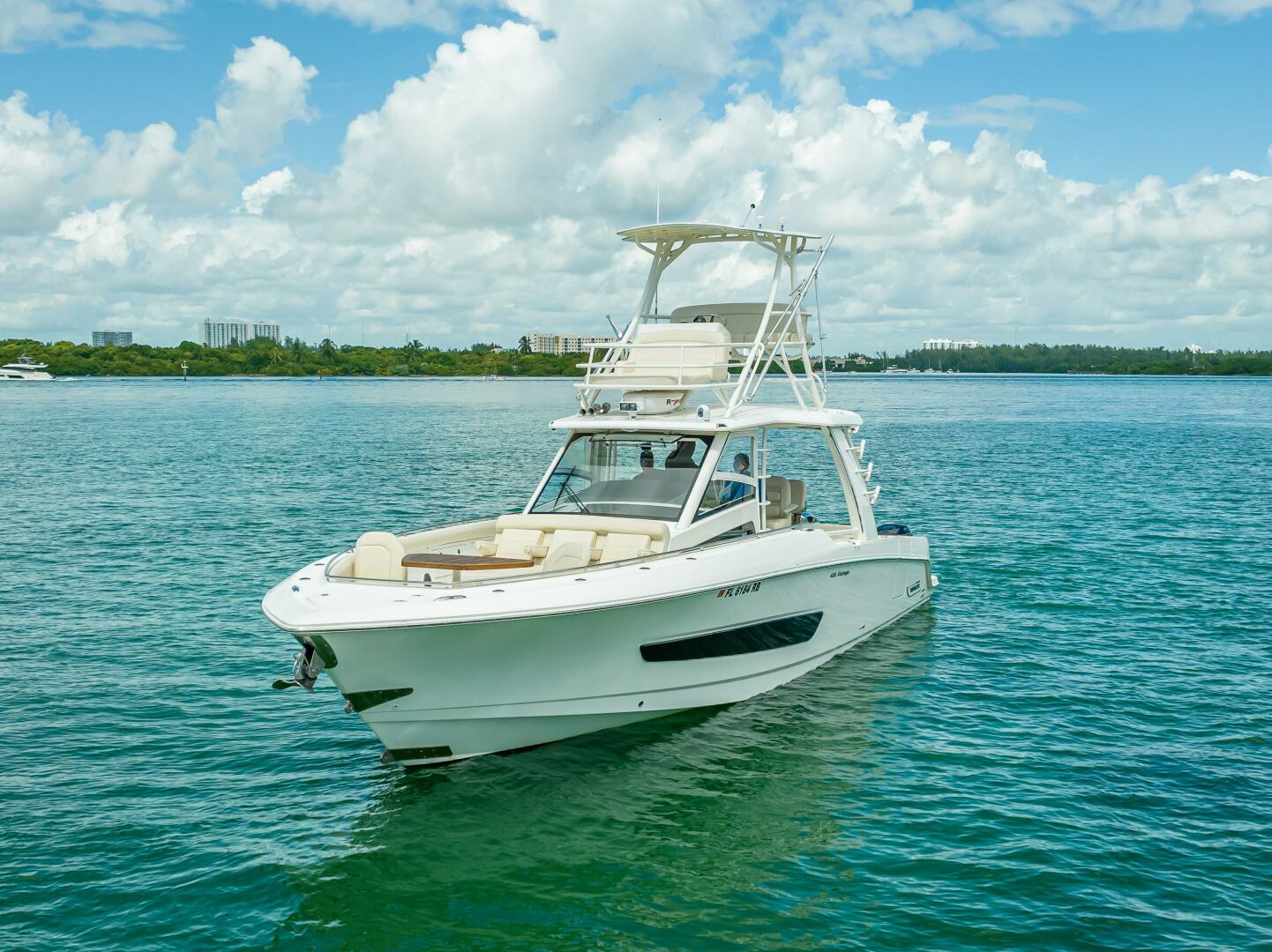 2016 Boston Whaler - Image 17
