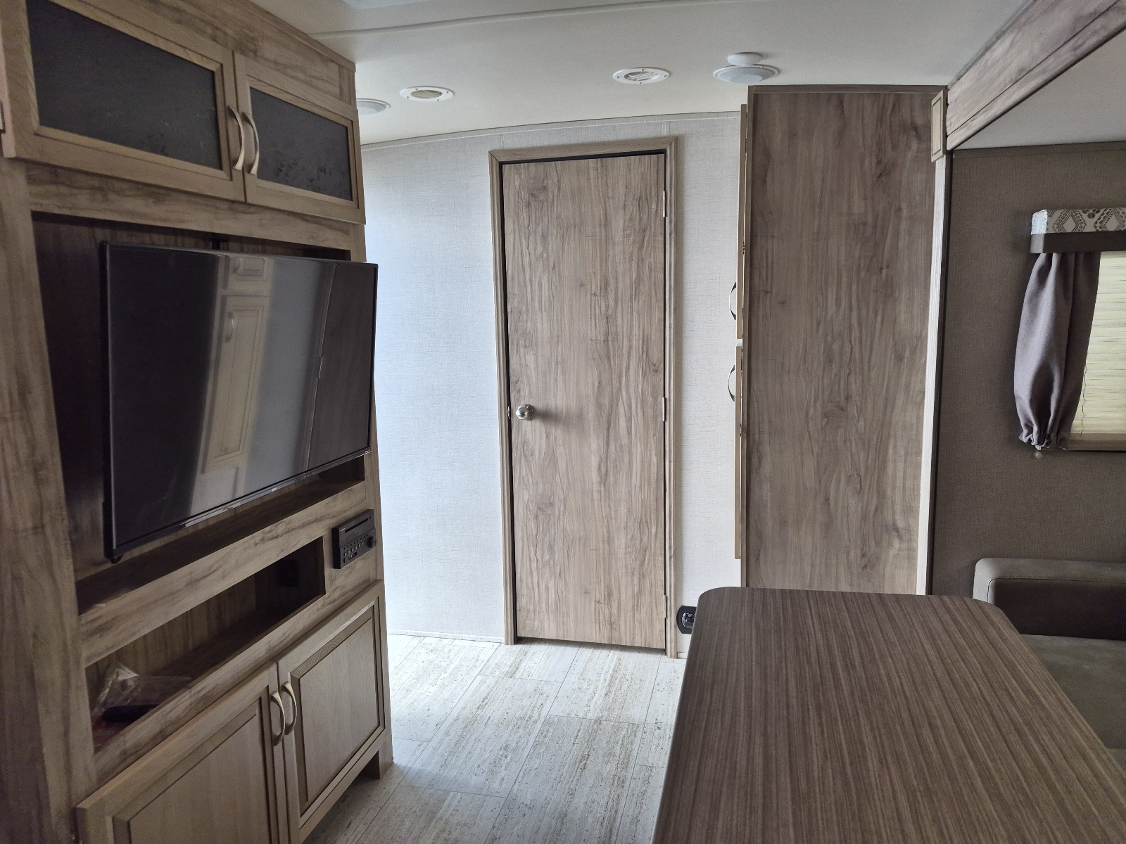2020 Palomino Solaire Ultra-Lite 249 RBS - Image 8