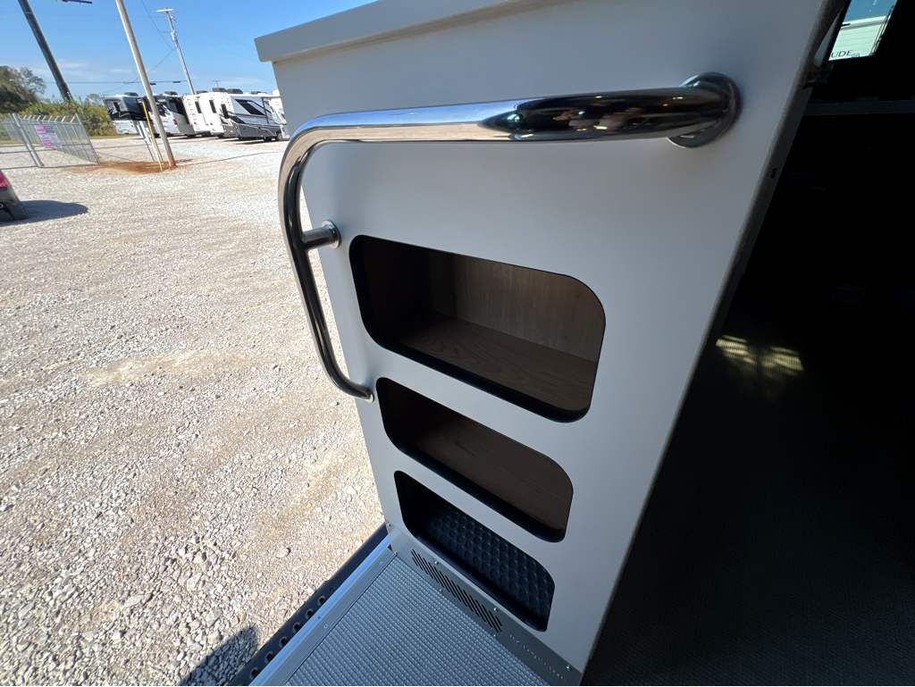 2026 AIRSTREAM RANGELINE POPTOP - Image 10